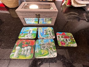 lot 271 image: Lot of Asian Theme Coaster and Mirrored Box