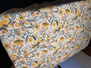 lot 276 image: Set of Two Tableclothes One Oval and One Rectangular
