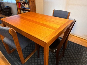 lot 6 image: Vintage Danish Modern Expansion Dining Table in Teak by Ansager Mbler, Denmark, Vintage Mid-Century Modern Teak Dining Table with Self-Storing Leaves and Set of 6 Chairs
