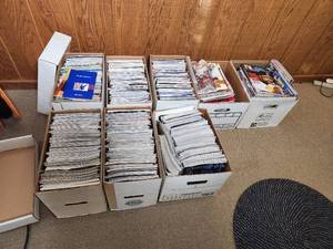 lot 331 image: Large Lot of Vintage Sports Illustrated Magazines