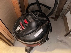 lot 406 image: 8 Gallon Shop Vacuum with Accessories