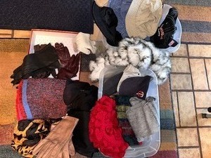 lot 473 image: Lot of Womens Winter Hats, Scarves, and Gloves