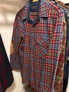 lot 74 image: Vintage Pendleton Wool Button Down Shirt XL