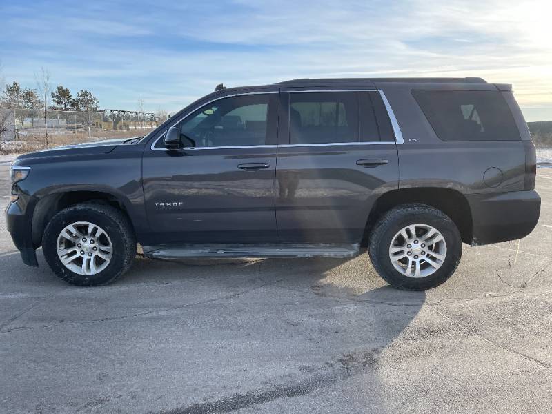 lot 11 image: 2015 Chevrolet Tahoe LS - 4X4 - 2 OWNERS