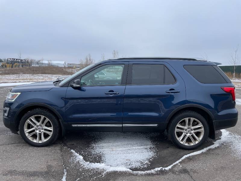 lot 112A image: 2016 Ford Explorer XLT -  AWD - 2 OWNERS - 95,621 MILES - RESERVE LOWERED