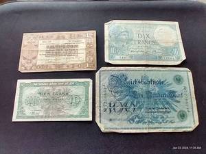 (4) Vintage European Notes