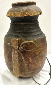 lot 17 image: Antique  Vintage African Water Vessel