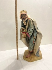 lot 30 image: LARGE Vintage Fontanini Wiseman Nativity Figure