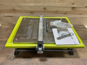 lot 33 image: RYOBI 4.8 -Amps 7 in. Blade Corded Tabletop Wet Tile Saw - Used - RETAIL PRICE $150