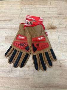 lot 34 image: MILWAUKEE Impact Cut Level 3 Goatskin Leather Gloves- 10XL