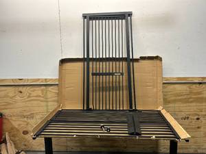 lot 115 image: WAOWAO 55.11 Extra Tall Gate