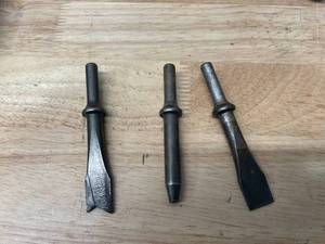 lot 102 image: Lot of Air Tools