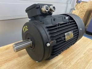 lot 48 image: HOYER IE2 Motor Type HMA2-132M1-4