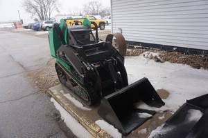 lot 10 image: 2019 Toro Dingo Model TX1000 Mini Tracked Skid Loader