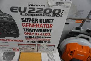 lot 35 image: Honda Model EU2200i Inverter Generator