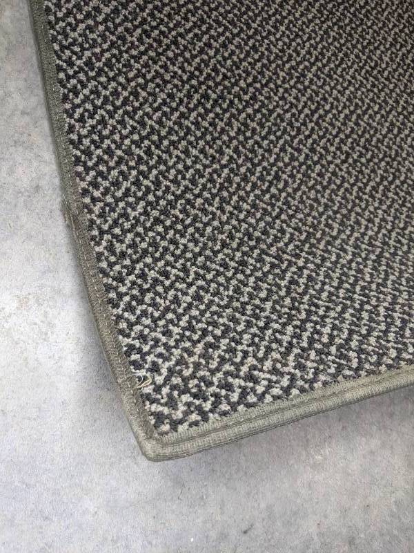 lot 116 image: 8 x 6 GrayOlive Green Rug with GrayWhite Spackling  N