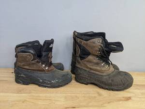 lot 136 image: 2 Pairs of Mens Boots Old Mill and Kamik Brands K