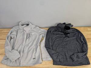 lot 66 image: The North Face Womens Zip-Up and Hoodie Size Medium K