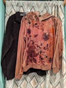 lot 401 image: Quacker Factory and Studio Works Long Sleeve Tops Womens Size Large P