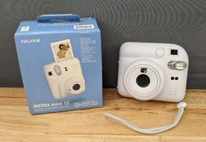 lot 45 image: FUJIFILM INSTAX MINI 12 Instant Film Camera  Clay White Y