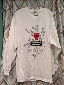 lot 407 image: New Delta Pro Weight White T-Shirt NBA Chicago Bulls Mens Size XL P