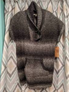 lot 427 image: New Ruff Hewn Sweater Black Grays Womens Size PXL P