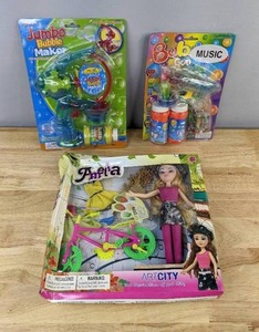 lot 96A image: New Jumbo Bubble Maker, Bubbles Electric Toy Music Gun and Amelia Art City K