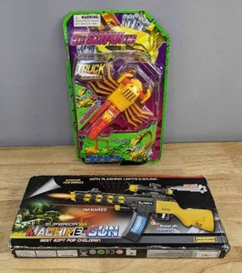 lot 147A image: New Mechanical Beast Toy Gold Scorpion King and Superior Toy Machine Gun K