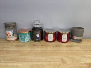 lot 168 image: (6) A Collection of Scented Candles including Yankee Candle, White Barn, and Better Homes and Garden Z