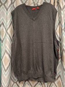 lot 438 image: New Izod Gray Vest Mens Size 2XL P
