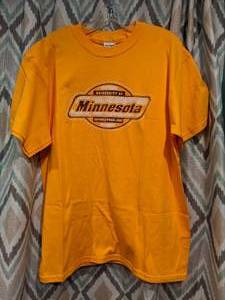 lot 440 image: New Gildan Minnesota Gophers T-Shirt Mens Size Large P