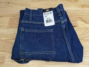 lot 126 image: New Pair of Dickies LU20 Industrial Carpenter Jeans - Rinsed Indigo Blue - Mens Size 30L 30W J