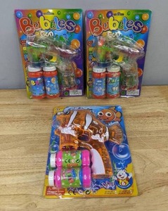 lot 99A image: New Bubble Blaster and Two Bubbles Electric Toy Gun K