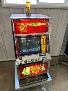lot 15 image: IGT Deuces Joker Wild Poker Slot Machine