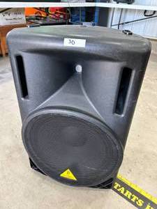 lot 30 image: Behringer EUROLIVE B215A Active Loudspeaker