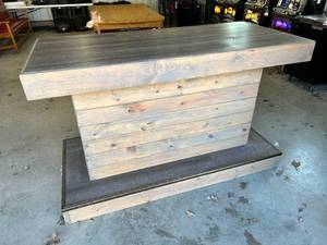 lot 50 image: Solid Wood Top Bar
