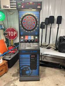 lot 16A image: Valley Cougar 8 Dart Board