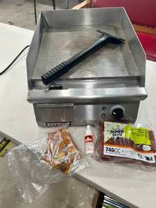 lot 66 image: Patriot 120V Thermostat Control 16 Electric Griddle