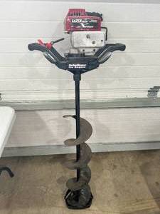 lot 75 image: StrikeMaster Lazer Mag XPress Power Ice Auger