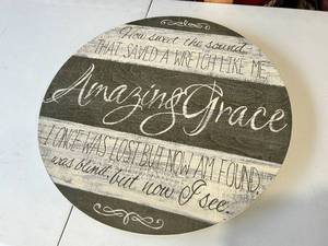 lot 120 image: Scripted Simplicity Amazing Grace Wall Decor