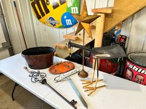 lot 132 image: Yard Art Variety Lot