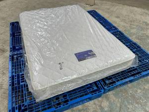 lot 18 image: Serta Perfect Sleeper Gala Quilted Wool Blend Full Mattress