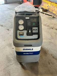 lot 4 image: Mahle ACX1280 R134Yf Refrigerant Handling System - Working Condition