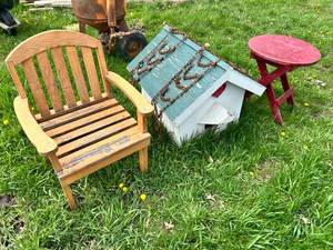lot 16 image: Ardie Schweim Woodwork Art - Chair, Doghouse, Table
