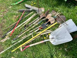 lot 20 image: Huge Shovels & Hand Tools Lot