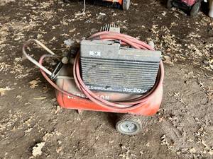 lot 30 image: Craftsman Air Compressor - Fully Functional -