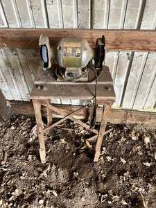 lot 34 image: Bench Grinder & Stand - Untested
