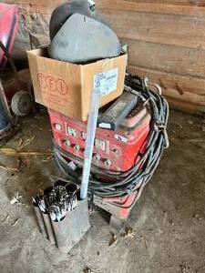 lot 36 image: Welder - Fully Functional -