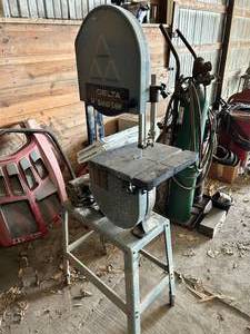 lot 38 image: Delta 14 Band Saw - Fully Functional - Includes Extra Brand New Blades -