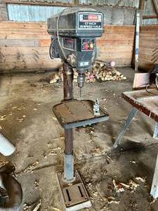 lot 41 image: Craftsman 17 16 Speed 34 HP Drill Press - Fully Functional -